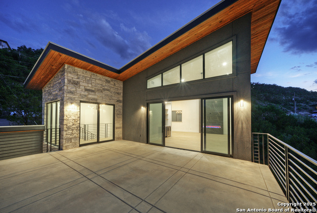 Image 7 of 53 For 585 Highland Terrace