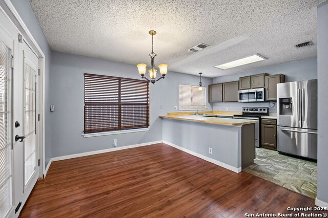 Image 8 of 21 For 13231 Wood Climb