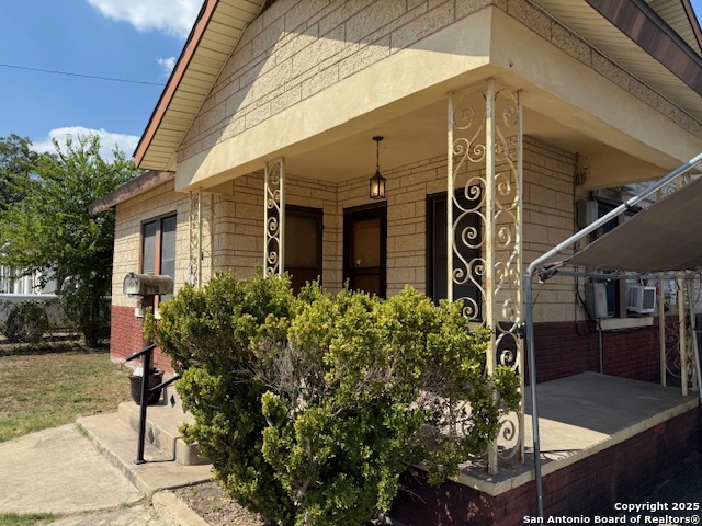 Image 15 of 30 For 227 E Hafer Ave