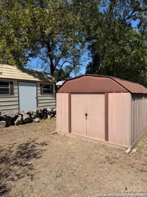 Image 23 of 30 For 227 E Hafer Ave