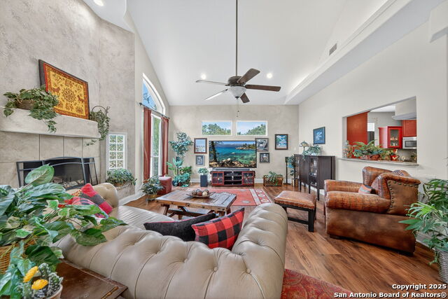 Image 10 of 33 For 29019 Tivoli