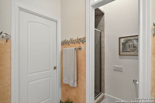 Image 28 of 33 For 29019 Tivoli