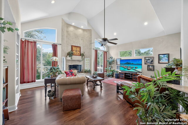 Image 9 of 33 For 29019 Tivoli