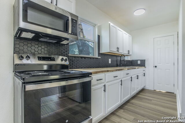 Listing photo id 33 for 2215 Elmendorf Street N