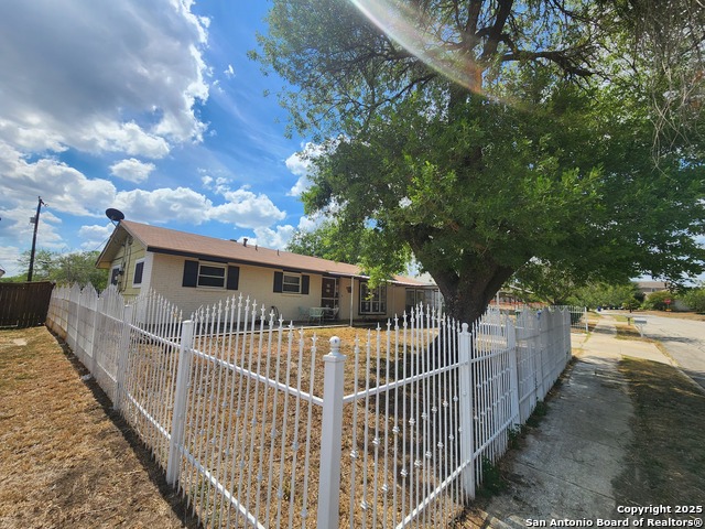 Image 3 of 18 For 6162 Hazel Valley