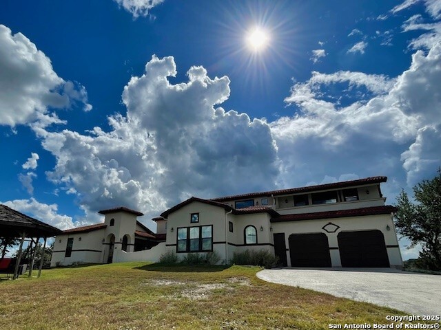 Listing photo id 14 for 217 Saddle Wood