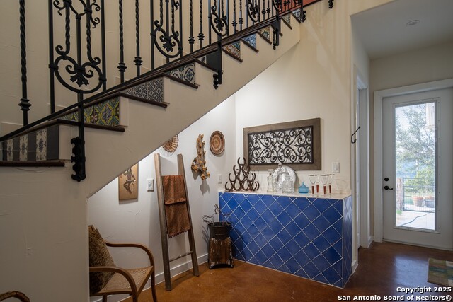 Listing photo id 4 for 217 Saddle Wood