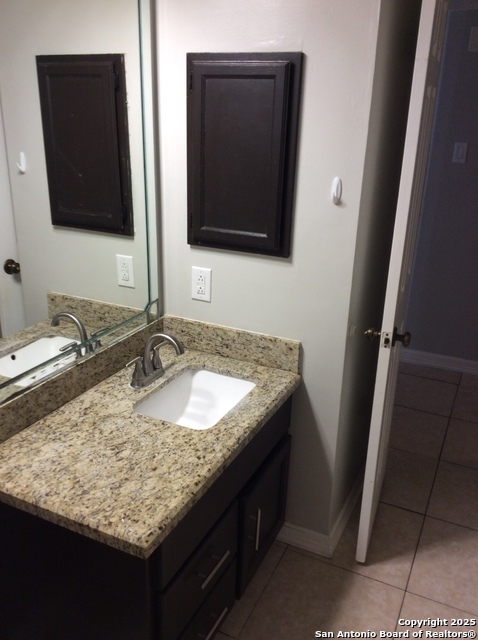 Image 18 of 20 For 4212 Medical Dr.  909