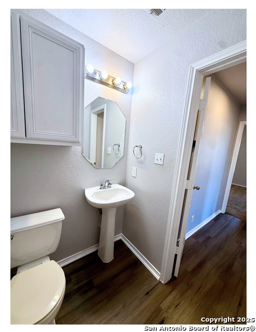 Image 8 of 18 For 2543 Fayette