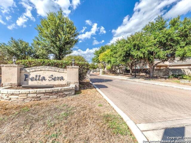 Listing photo id 1 for 12310 Abbey Garden