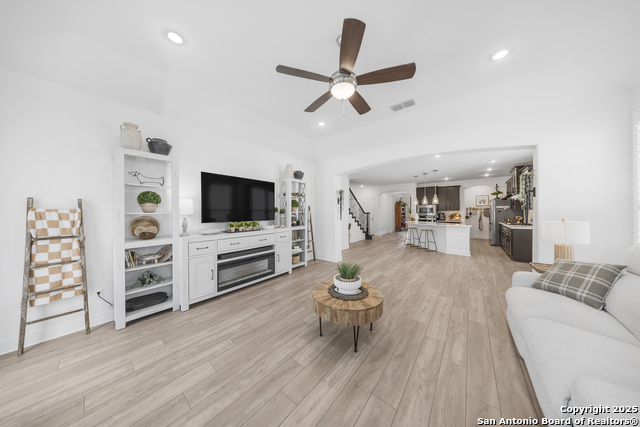 Listing photo id 14 for 1617 Cullanne Park