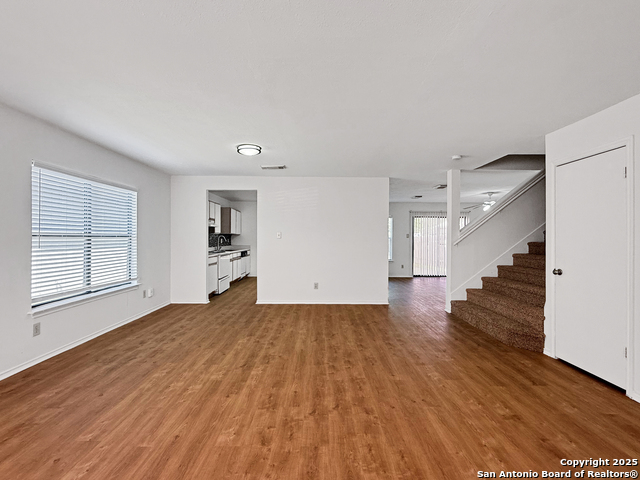 Listing photo id 11 for 7011 Cole Creek