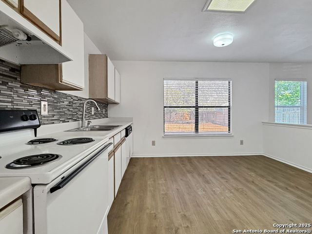 Listing photo id 2 for 7011 Cole Creek