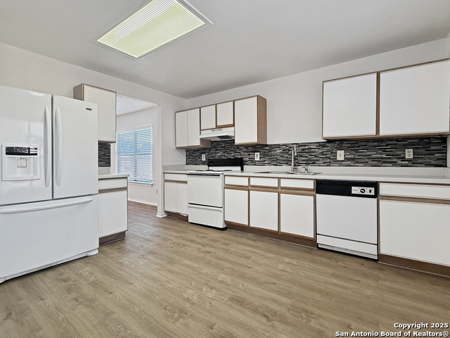 Listing photo id 4 for 7011 Cole Creek