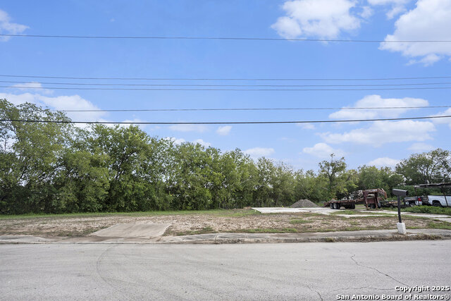 Image 26 of 29 For Na 41st St