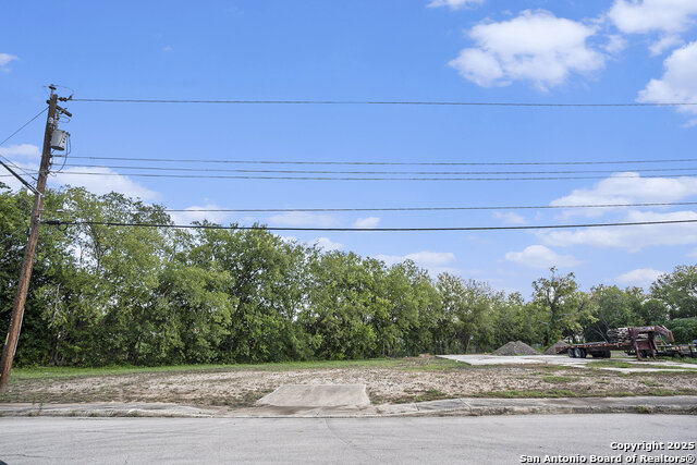 Image 27 of 29 For Na 41st St