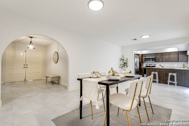 Image 12 of 35 For 7003 Glen Walk