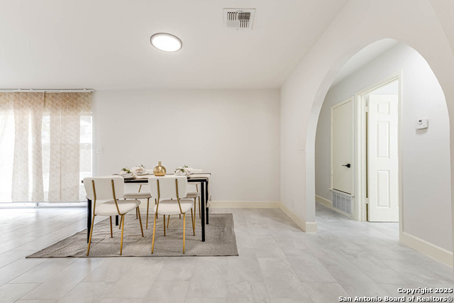 Image 14 of 35 For 7003 Glen Walk