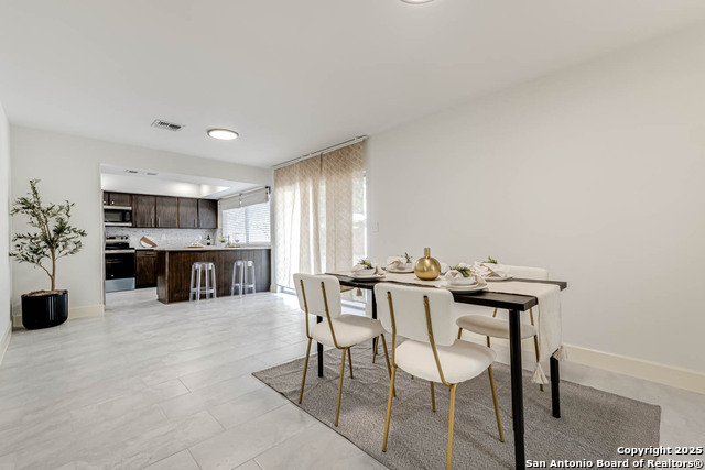 Image 15 of 35 For 7003 Glen Walk