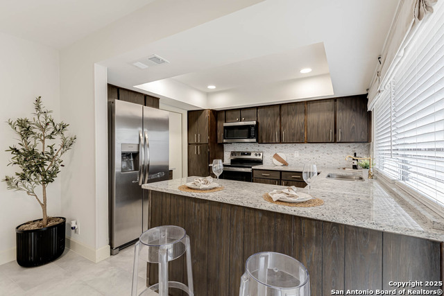 Image 17 of 35 For 7003 Glen Walk