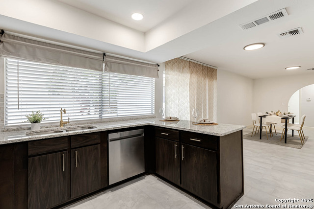 Image 21 of 35 For 7003 Glen Walk