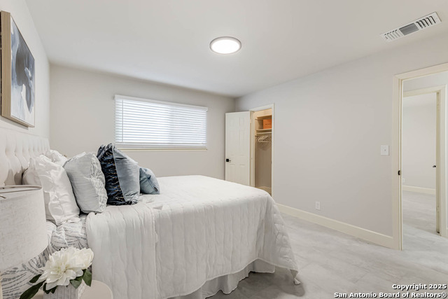 Image 25 of 35 For 7003 Glen Walk