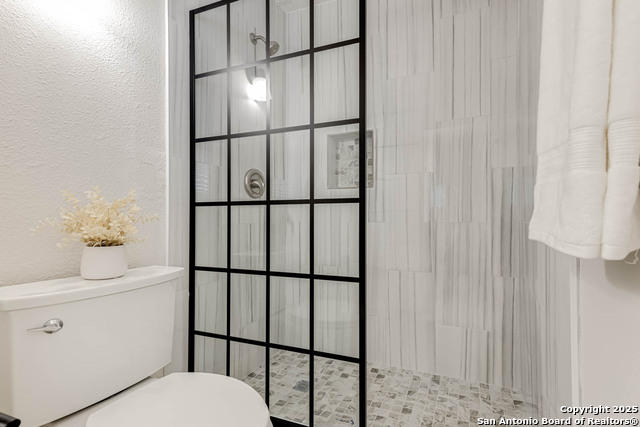 Image 28 of 35 For 7003 Glen Walk