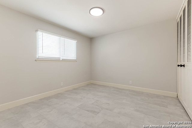 Image 29 of 35 For 7003 Glen Walk