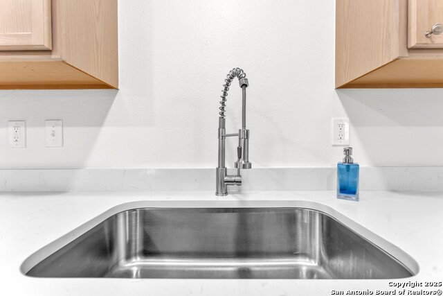 Image 18 of 36 For 15515 Spring Smt