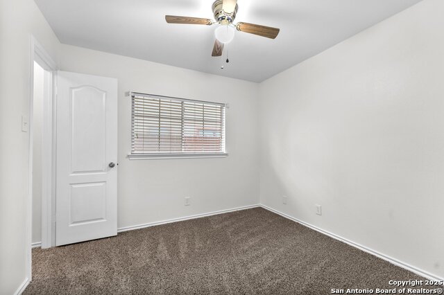 Image 22 of 36 For 15515 Spring Smt