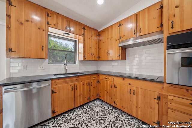 Image 16 of 25 For 407 Haverford Drive