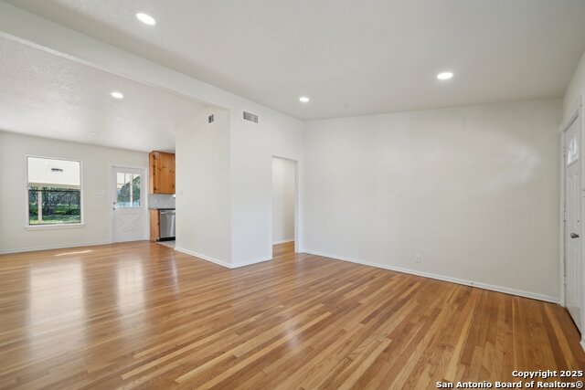 Image 4 of 25 For 407 Haverford Drive