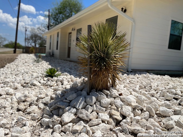 Details for 415 10th St , Bandera, TX 78003