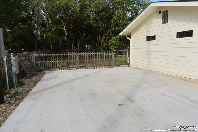 Image 17 of 20 For 415 10th St  