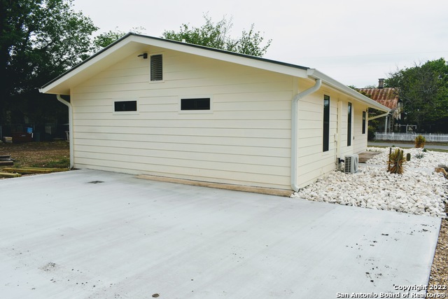 Image 4 of 20 For 415 10th St  