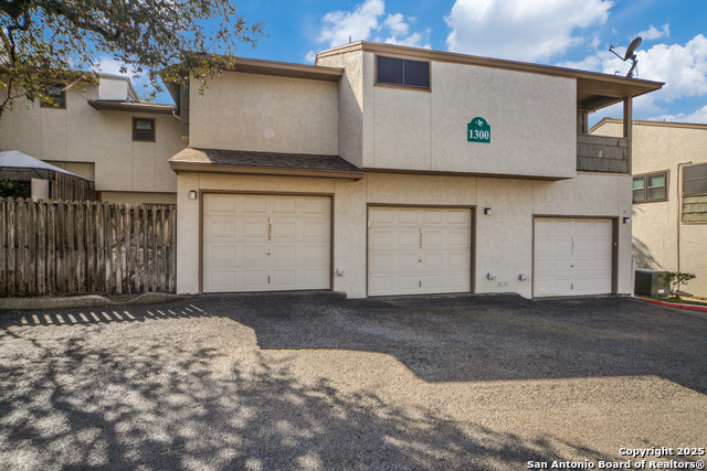 Image 10 of 12 For 14122 Churchill Estates  1302