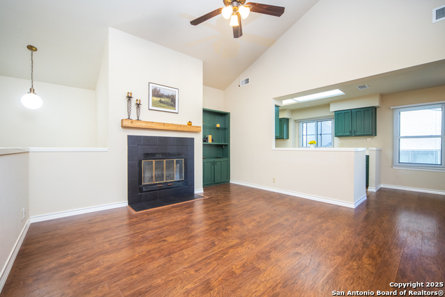 Image 4 of 12 For 14122 Churchill Estates  1302