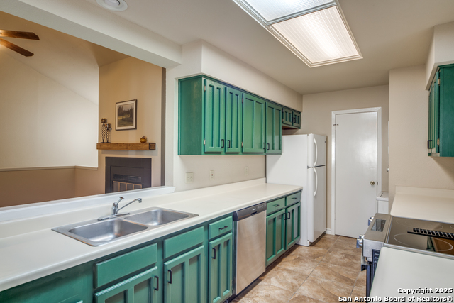 Image 5 of 12 For 14122 Churchill Estates  1302