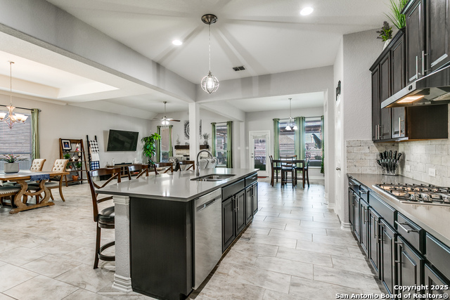 Listing photo id 9 for 1137 Limestone Way