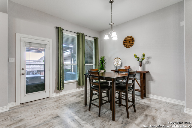Listing photo id 12 for 1137 Limestone Way