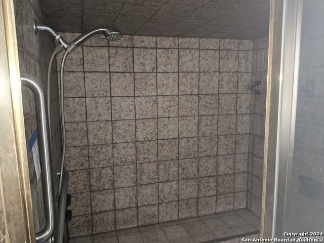 Image 5 of 5 For 5806 Northgap