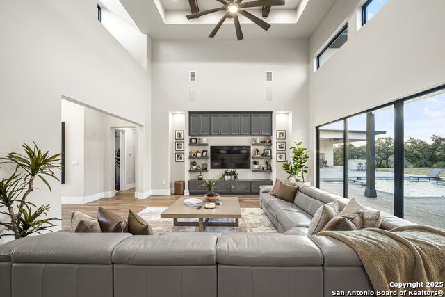 Image 10 of 50 For 1418 Park Road 37