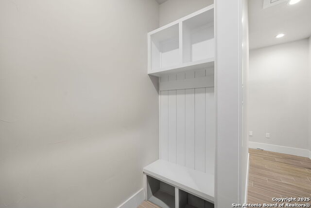 Image 25 of 50 For 1418 Park Road 37