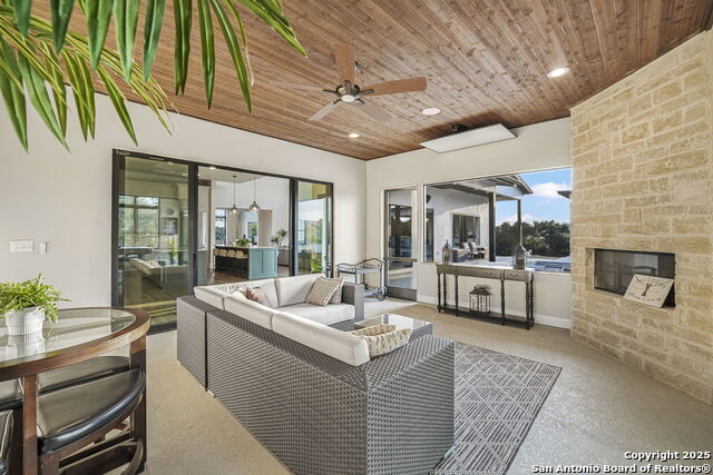 Image 32 of 50 For 1418 Park Road 37