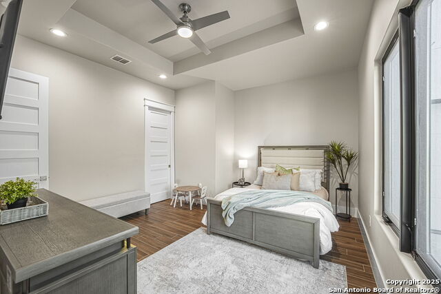 Image 36 of 50 For 1418 Park Road 37