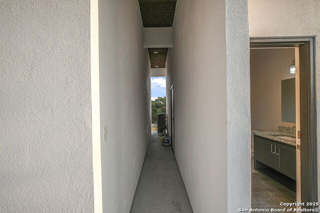 Image 43 of 50 For 1418 Park Road 37