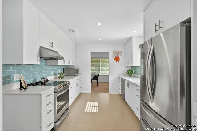 Image 10 of 31 For 300 Towne Vue