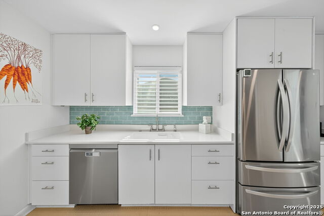 Image 11 of 31 For 300 Towne Vue