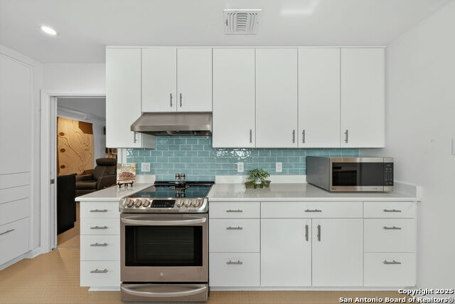 Image 12 of 31 For 300 Towne Vue