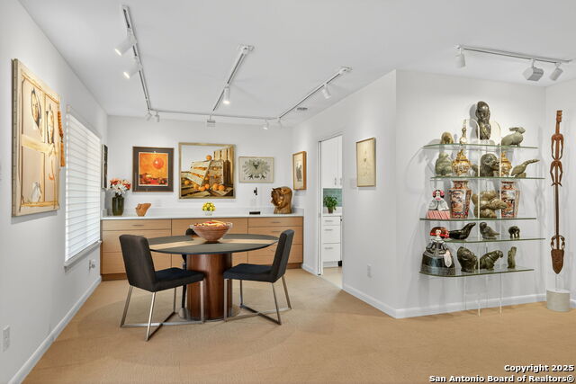 Image 13 of 31 For 300 Towne Vue